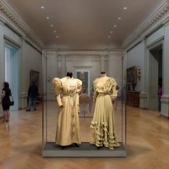 Gaylord Archival® AXS™ Showcase System 14 Gaylord Archival® AXS™ Showcase System -Storage protective equipment AXS Environment3