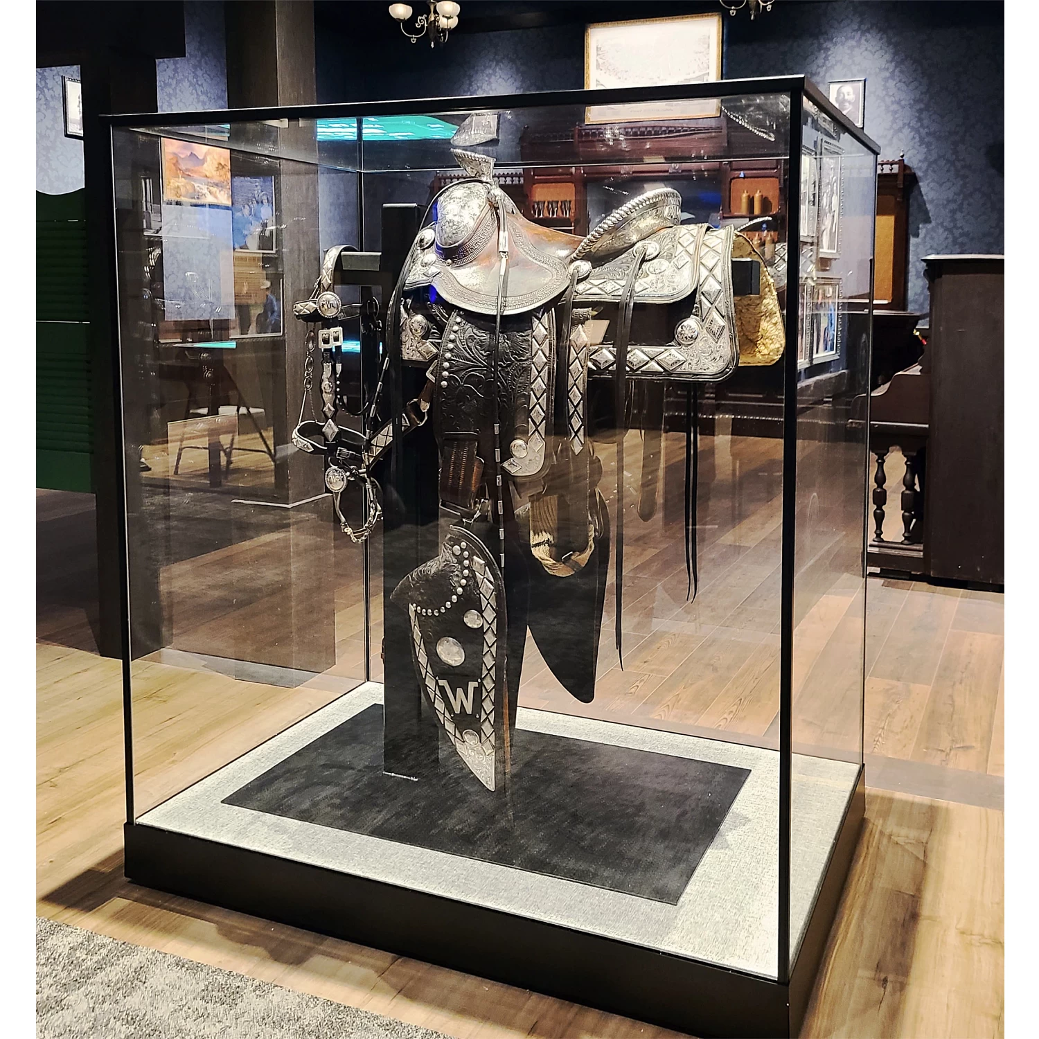 Gaylord Archival® AXS™ Showcase System 9 Gaylord Archival® AXS™ Showcase System - Image 9